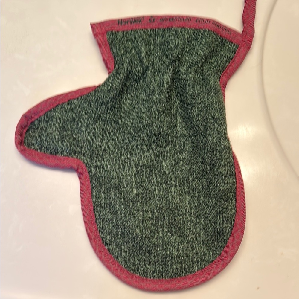 Norwex Fruit and Vegetable Mitt for Kitchen